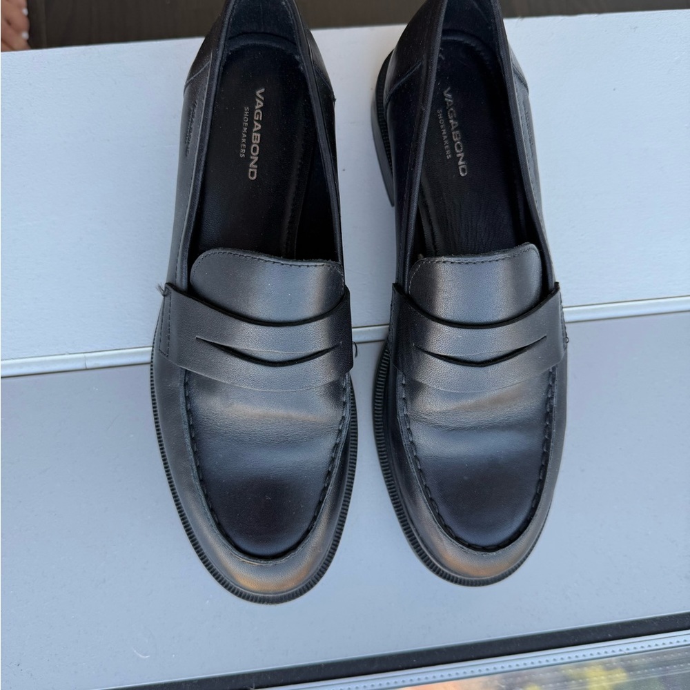 Vagabond Black Leather Penny Loafers